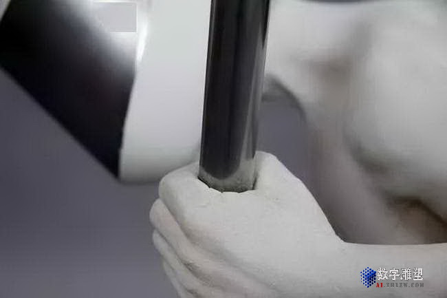 波兰艺术家有冲击性的雕塑（组图）